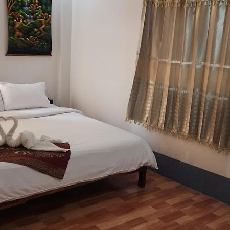 Thip Phavanh Guesthouse Muang Pakbèng エクステリア 写真