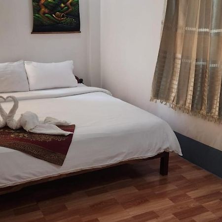 Thip Phavanh Guesthouse Muang Pakbèng エクステリア 写真