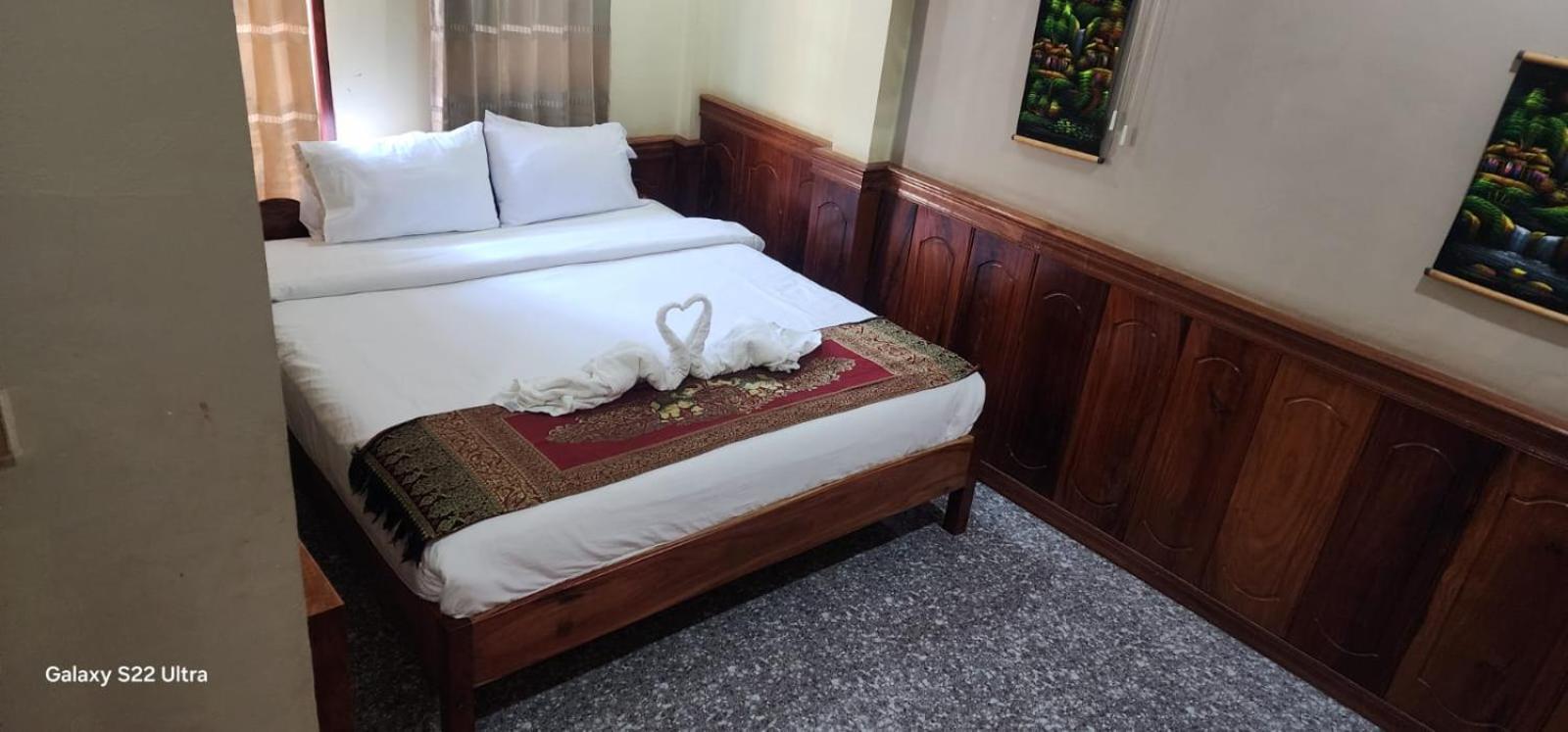 Thip Phavanh Guesthouse Muang Pakbèng エクステリア 写真