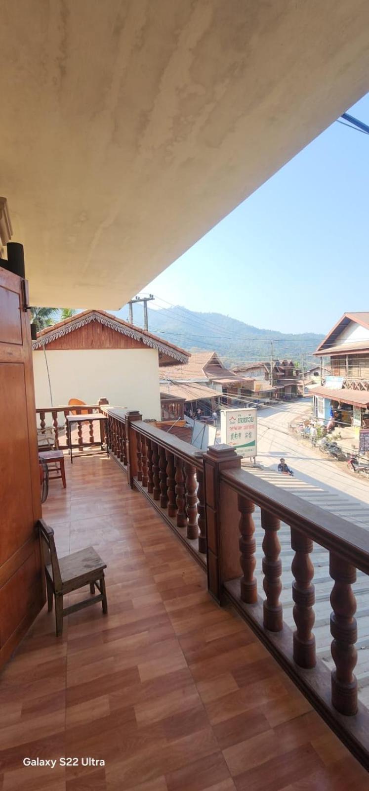 Thip Phavanh Guesthouse Muang Pakbèng エクステリア 写真