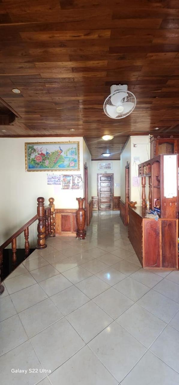 Thip Phavanh Guesthouse Muang Pakbèng エクステリア 写真