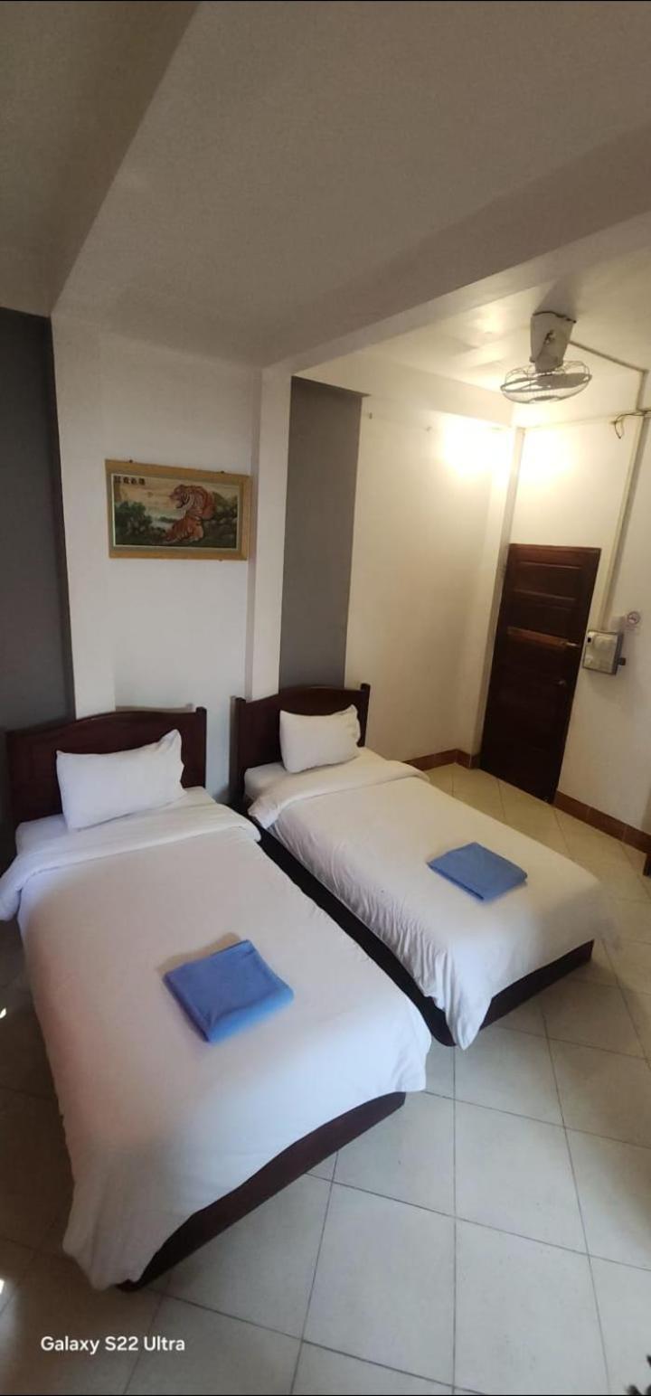 Thip Phavanh Guesthouse Muang Pakbèng エクステリア 写真